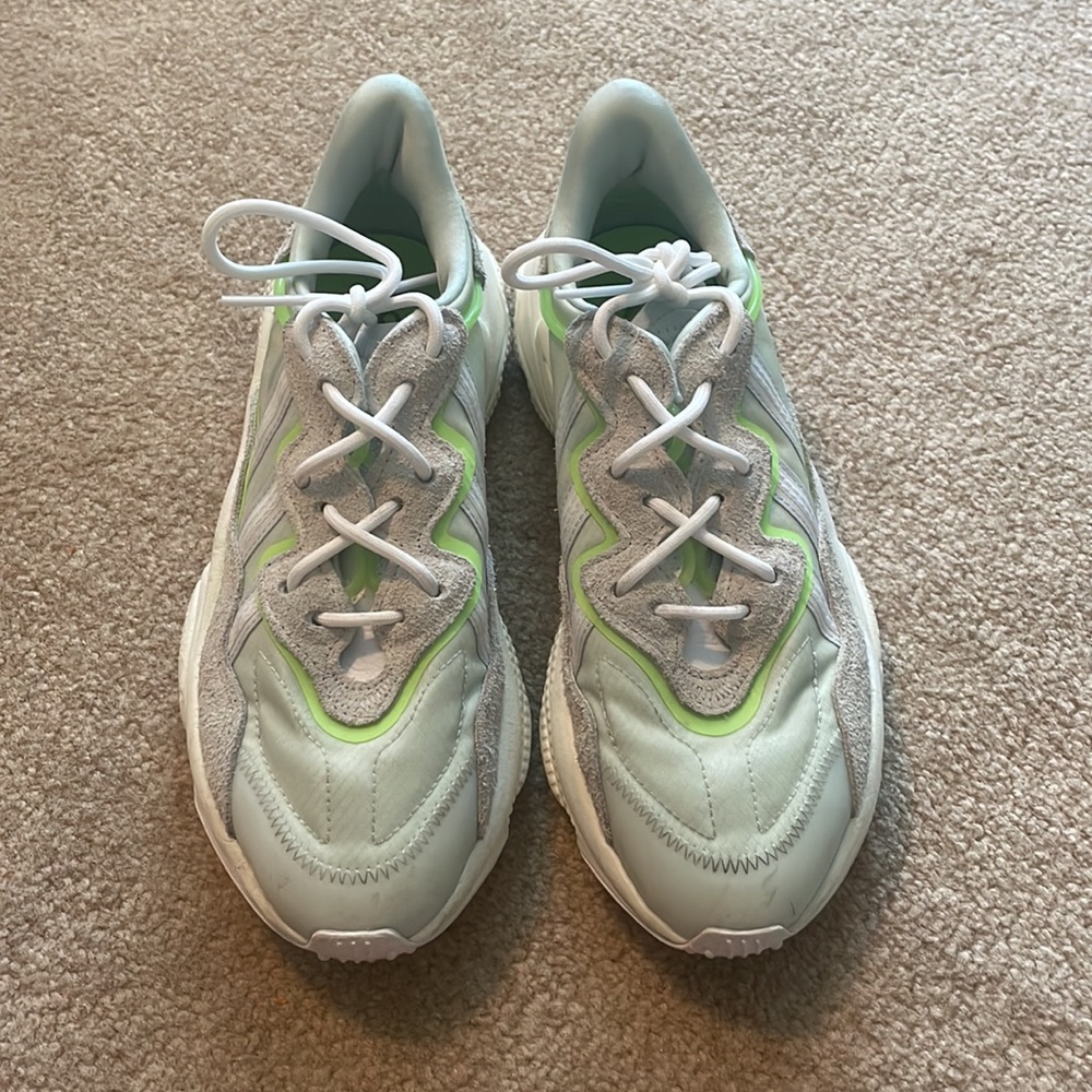 adidas ozweego gymshoes - womens size 7.5 - Picture 2 of 6